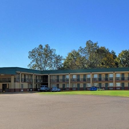 Rodeway Inn Indianola Экстерьер фото