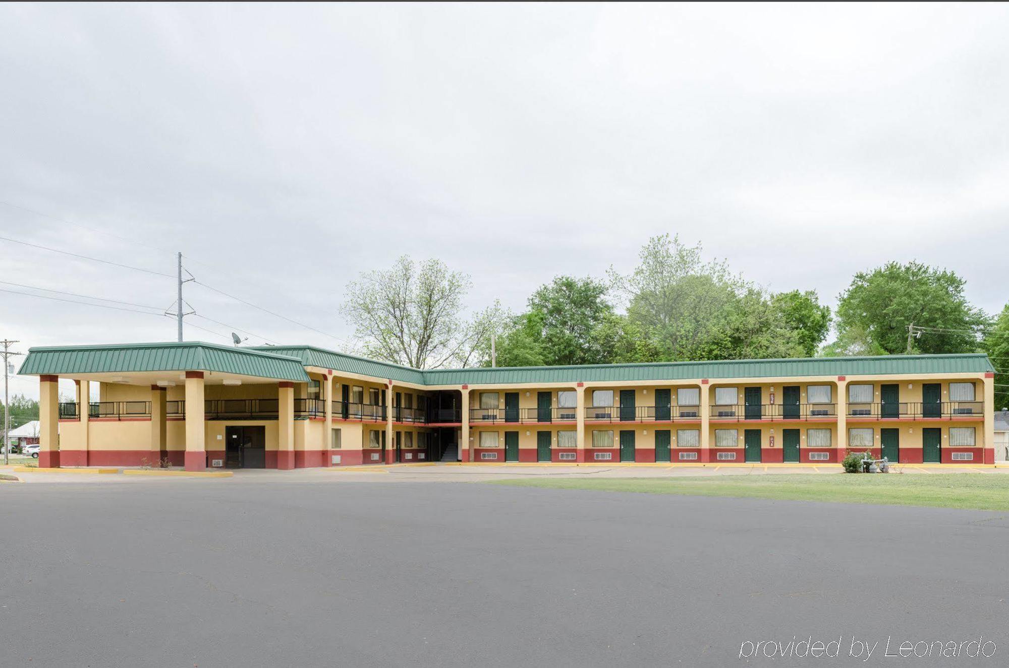 Rodeway Inn Indianola Экстерьер фото