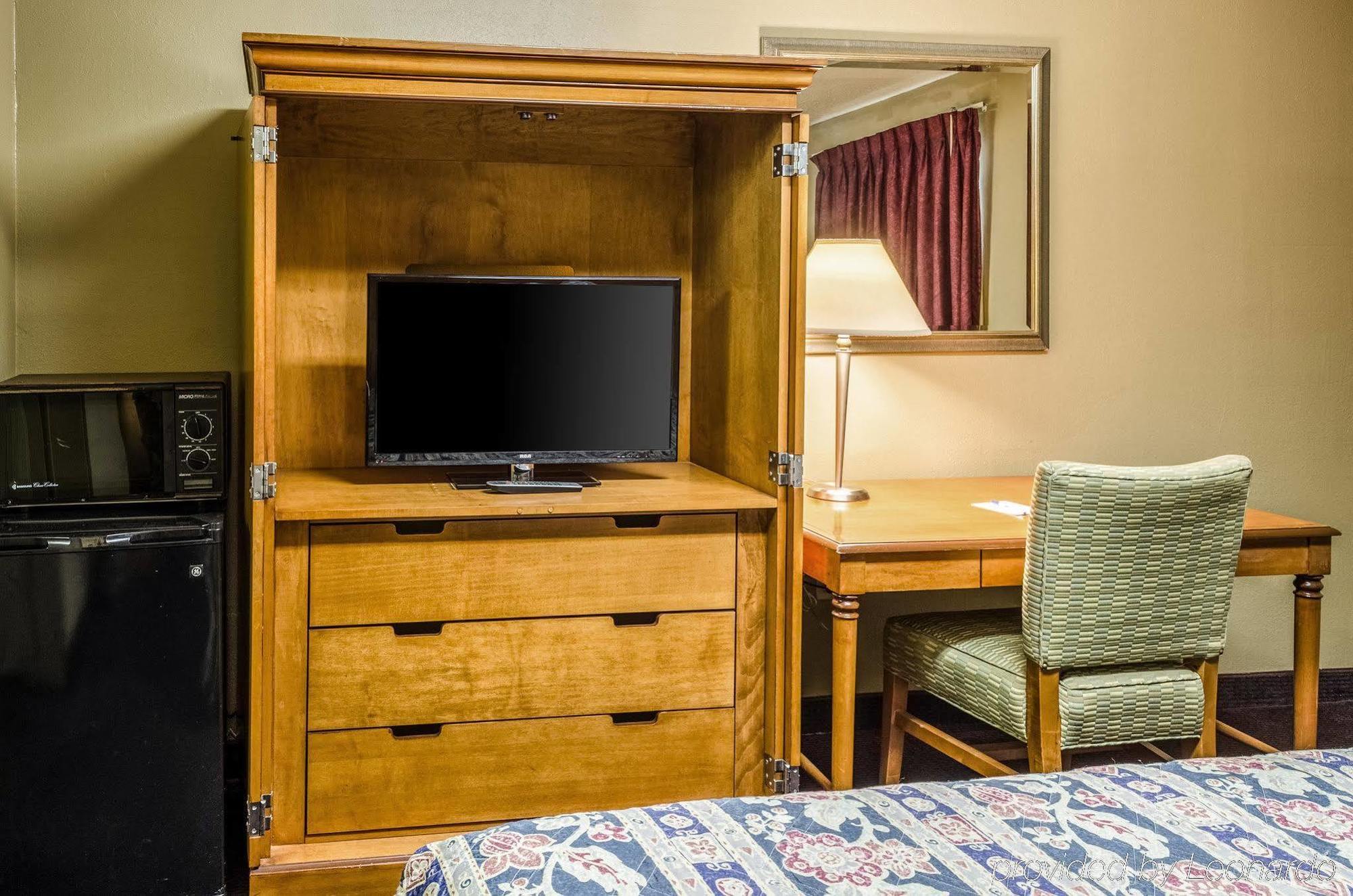 Rodeway Inn Indianola Экстерьер фото