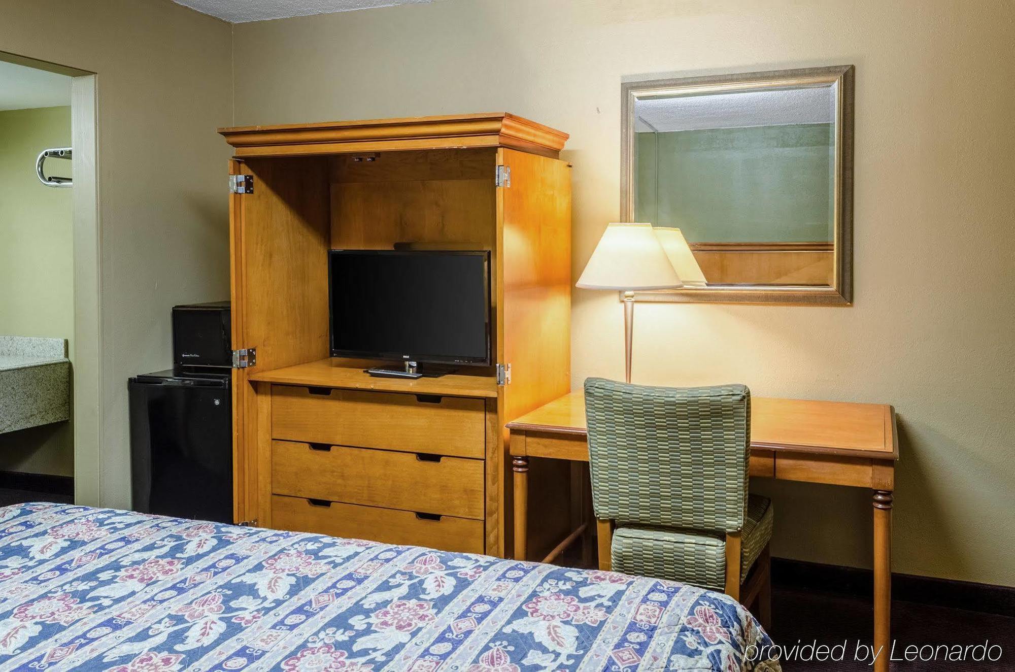 Rodeway Inn Indianola Экстерьер фото