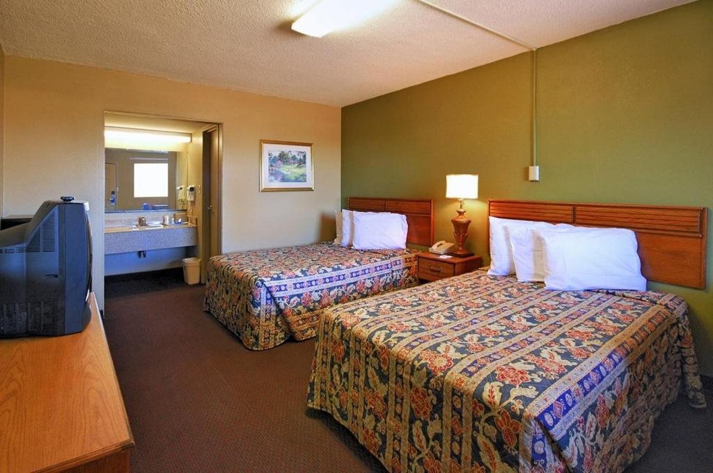 Rodeway Inn Indianola Номер фото